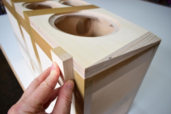 Illuminator-Center 24